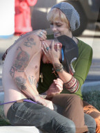 EXKLUSIV - Paris Jackson turtelt mit Michael Snoddy in Costa Mesa