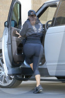 PEOPLE - Kim Kardashian sportlich in Beverly Hills unterwegs
