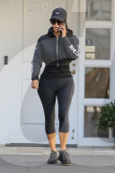 PEOPLE - Kim Kardashian sportlich in Beverly Hills unterwegs