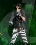 PEOPLE - Star in Stripes: Alice Cooper auf der Bühne in Fort Lauderdale