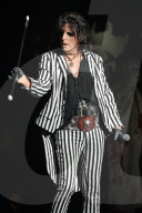 PEOPLE - Star in Stripes: Alice Cooper auf der Bühne in Fort Lauderdale