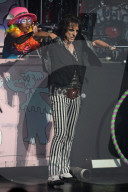 PEOPLE - Star in Stripes: Alice Cooper auf der Bühne in Fort Lauderdale