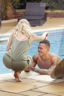 EXKLUSIV - Stud Alex Bowen bei Aufnahmen für seinen 'Strip-Kalender' 