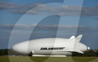 FEATURE - Hebt bald ab: Der "Airlander 10" im Check  bei Cardington