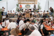 FEATURE - Deutsche Meisterschaft im Fingerhakeln
