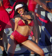 PEOPLE - Tinashe - ist sie die neue Freundin von Calvin Harris?