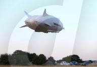 NEWS - Cardington: Riesen-Luftschif "Airlander 10" hebt ab zum Jungfernflug