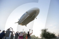 NEWS - Cardington: Riesen-Luftschif "Airlander 10" hebt ab zum Jungfernflug