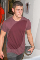 PEOPLE - Nick Jonas führt seine Cherry D zum Dinner aus