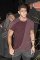 PEOPLE - Nick Jonas führt seine Cherry D zum Dinner aus