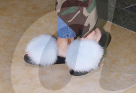PEOPLE - Khloe Kardashian mit Fell-Adiletten in Beverly Hills unterwegs