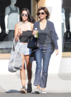 PEOPLE - Lisa Rinna und Tochter Amelia in Beverly Hills unterwegs