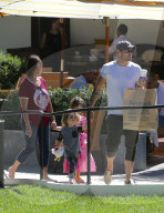PEOPLE - Brian Austin Green mit dem Sohnemann in Malibu unterwegs
