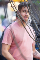 PEOPLE - Calvin Harris zeigt Farbe in New York