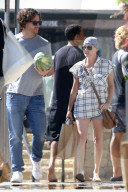 EXKLUSIV - Shannon Doherty mit Kopftuch unterwegs in Malibu