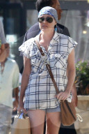 EXKLUSIV - Shannon Doherty mit Kopftuch unterwegs in Malibu