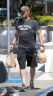 PEOPLE - Brian Austin Green bummelt in Malibu