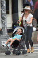 PEOPLE - Hilary Duff schiebt den Nachwuchs durch New York