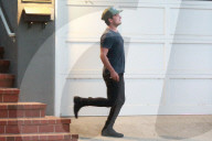 PEOPLE - Josh Hutcherson parkiert wie es ihm gerade passt