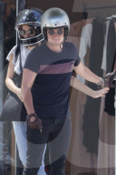 PEOPLE - Josh Hutcherson und Freundin Claudia shoppen am Melrose