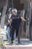 PEOPLE - Josh Hutcherson und Freundin Claudia shoppen am Melrose