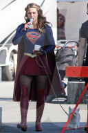 PEOPLE - Supergirl Melissa Benoist gönnt sich in der Drehpause ein Glace