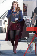 PEOPLE - Supergirl Melissa Benoist gönnt sich in der Drehpause ein Glace