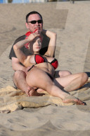 EXKLUSIV - Courtney Stodden und Doug Hutchison chillens in Venice Beach