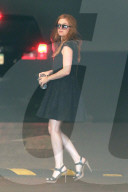 PEOPLE - Lady in Black: Isla Fisher auf dem Weg zum Meeting