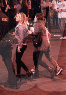 PEOPLE - Moretz, Damon und Witherspoon besuchen das Coldplay Konzert in Los Angeles