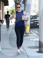 PEOPLE - Jennifer Garner holt sich eine Ladung Kaffee