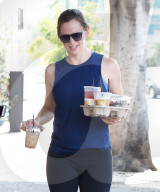 PEOPLE - Jennifer Garner holt sich eine Ladung Kaffee