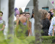 PEOPLE - Alesha Dixon steht in Ibiza für X Factor vor der Linse