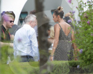 PEOPLE - Alesha Dixon steht in Ibiza für X Factor vor der Linse