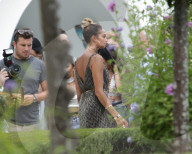 PEOPLE - Alesha Dixon steht in Ibiza für X Factor vor der Linse