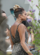 PEOPLE - Alesha Dixon steht in Ibiza für X Factor vor der Linse