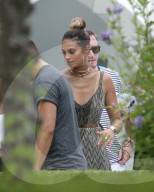 PEOPLE - Alesha Dixon steht in Ibiza für X Factor vor der Linse