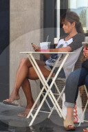 PEOPLE - Halle Berry wirkt etwas müde