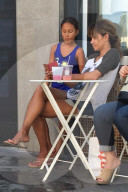 PEOPLE - Halle Berry wirkt etwas müde