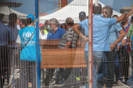 NEWS - Gerettete Flüchtlinge treffen in Trapani ein