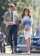 PEOPLE - Kate und William zu Besuch in Luton