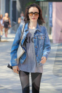 PEOPLE - Lily Collins auf dem Weg ins Gym