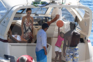 PEOPLE - Mario Balotelli macht mit Tochter Pia Ferien in Capri