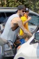 PEOPLE - David Beckham geht mit seinem Clan Frühstücken