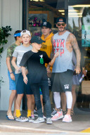 PEOPLE - David Beckham geht mit seinem Clan Frühstücken