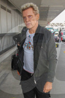 PEOPLE - Billy Idol am Flughafen in Los Angeles