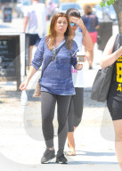 PEOPLE - Lea Michele holt sich mit ihrer Mutter einen Kaffee