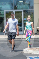 PEOPLE - Miley Cyrus trägt psychodelische Hippie-Leggins