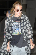 PEOPLE - Cara und Poppy Delevingne landen gemeinsam in LA