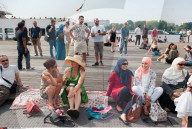 NEWS - Strand-Party für Burkinis in Antwerp